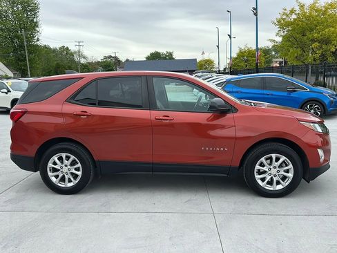 Used 2020 Chevrolet Equinox LS w/ LS Convenience Package image 4