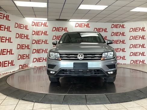 Used 2020 Volkswagen Tiguan SEL AWD/4WD image 2