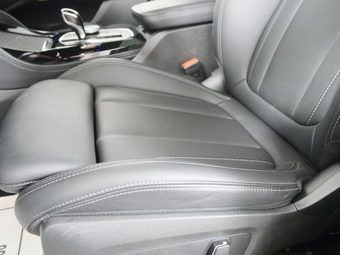 Used 2025 BMW X4 xDrive30i AWD/4WD image 9