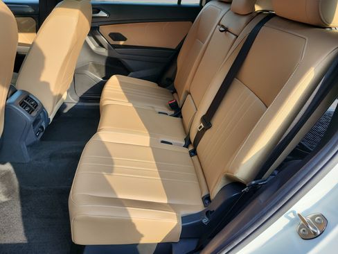 Used 2024 Volkswagen Tiguan SE R-Line w/ MDO Package, Two-Row AWD/4WD image 15