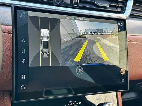 Used 2025 Jaguar F-PACE R-Dynamic S image 23