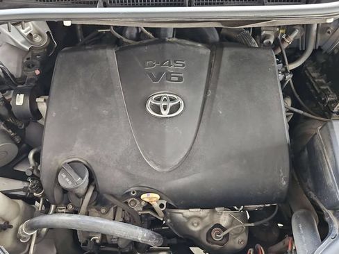 Used 2017 Toyota Sienna SE Premium FWD image 32