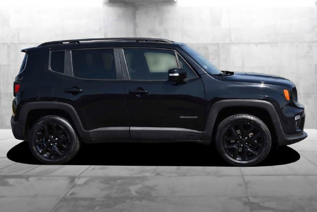 Used 2022 Jeep Renegade Altitude w/ Convenience Group AWD/4WD image 4