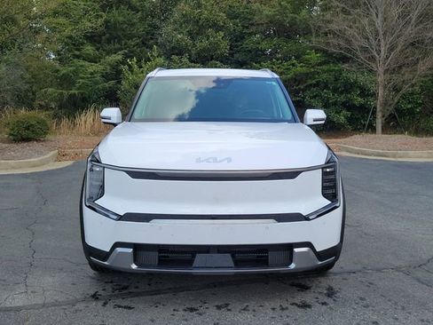 New 2026 Kia EV9 Wind image 2