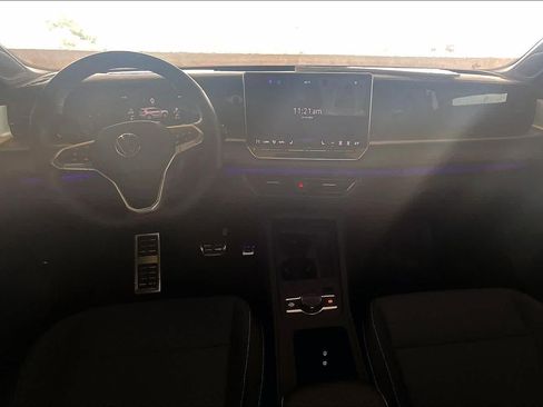 New 2026 Volkswagen Tiguan SE R-Line FWD image 5