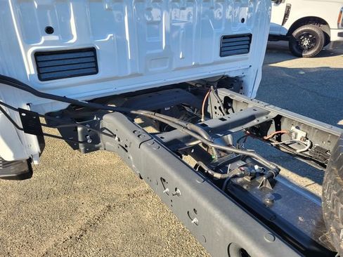 New 2025 Ford F550 4x4 SuperCab Super Duty image 16
