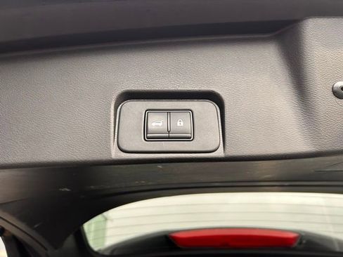 Used 2024 Nissan Rogue SV image 41