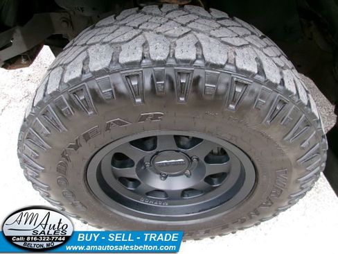 Used 2016 Toyota Tacoma TRD Off-Road w/ Exterior Package image 10