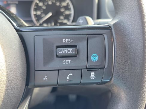 Used 2021 Nissan Rogue SV FWD image 25