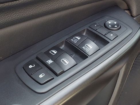 Used 2020 Jeep Cherokee Trailhawk w/ Cold Weather Group AWD/4WD image 24