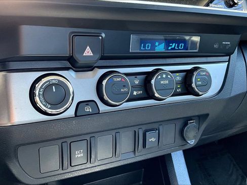 Used 2021 Toyota Tacoma SR AWD/4WD image 17