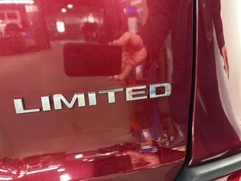 Used 2019 Jeep Cherokee Limited AWD/4WD image 29