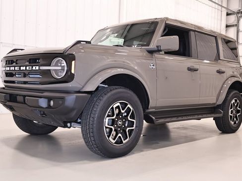 New 2026 Ford Bronco Outer Banks AWD/4WD image 5