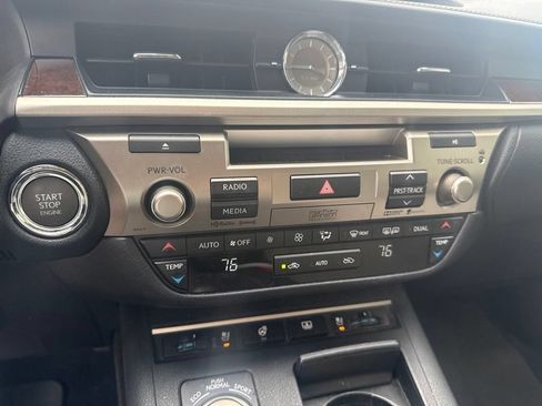 Used 2015 Lexus ES 350 w/ Ultra Luxury Package FWD image 24