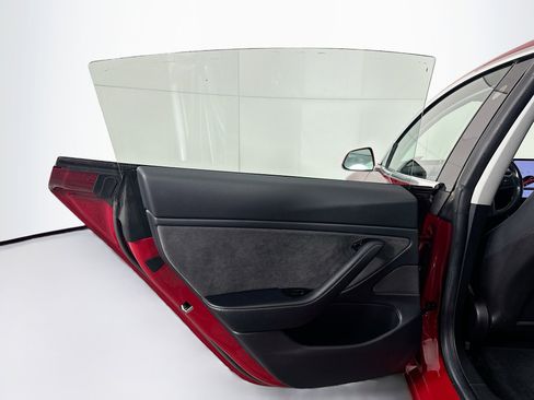 Used 2018 Tesla Model 3 Long Range image 26