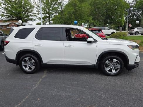 Used 2025 Honda Pilot EX-L image 18