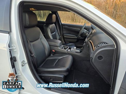 Used 2023 Chrysler 300 Touring L image 23