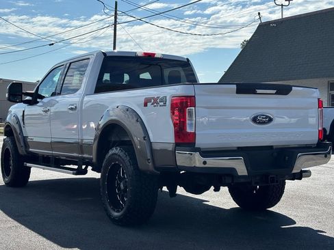 Used 2019 Ford F250 Lariat w/ Chrome Package image 6