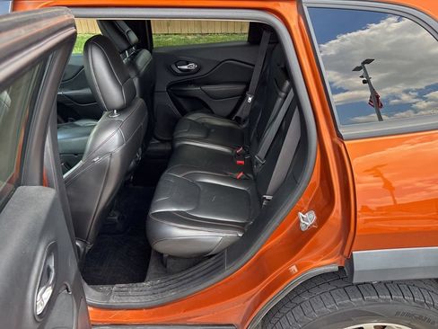 Used 2015 Jeep Cherokee Trailhawk w/ Comfort/Convenience Group AWD/4WD image 10