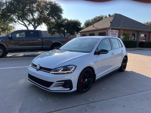 Used 2021 Volkswagen GTI SE FWD image 3