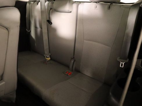 Used 2022 Toyota Highlander LE image 12