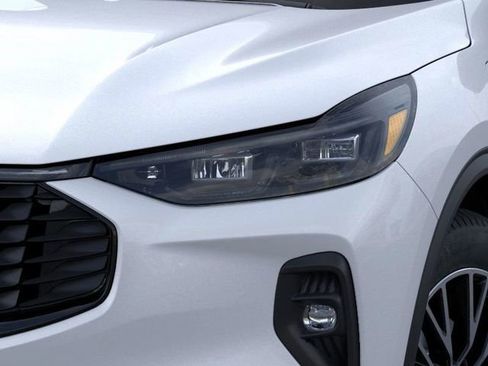 New 2025 Ford Escape SE w/ PHEV Premium Package image 18