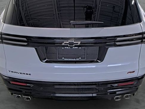 New 2026 Chevrolet Traverse RS w/ LPO, Floor Liner Package FWD image 12