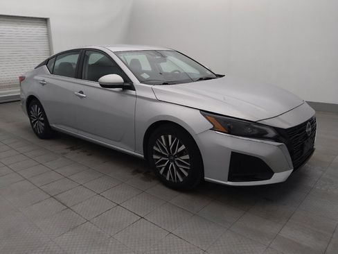 Used 2023 Nissan Altima 2.5 SV image 11