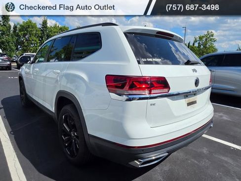 Used 2022 Volkswagen Atlas SE w/ Panoramic Sunroof Package FWD image 4