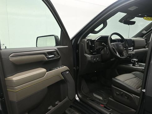 Used 2024 Chevrolet Silverado 1500 ZR2 w/ Technology Package AWD/4WD image 12