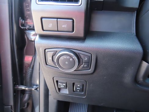 Used 2020 Ford Expedition Limited w/ Equipment Group 301A RWD image 28