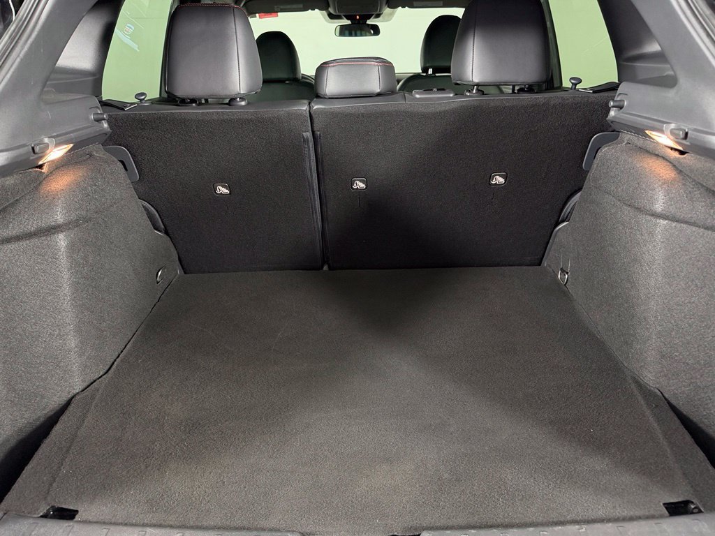 Used 2025 Nissan Kicks SR AWD/4WD image 22