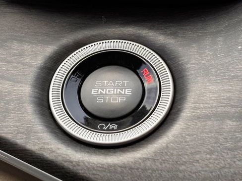 New 2025 Jeep Grand Cherokee L Limited RWD image 11