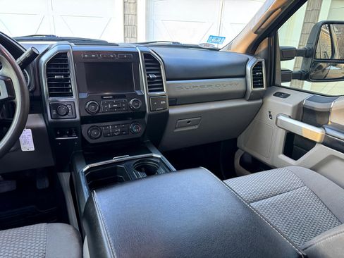 Used 2020 Ford F350 XLT w/ FX4 Off-Road Package image 16