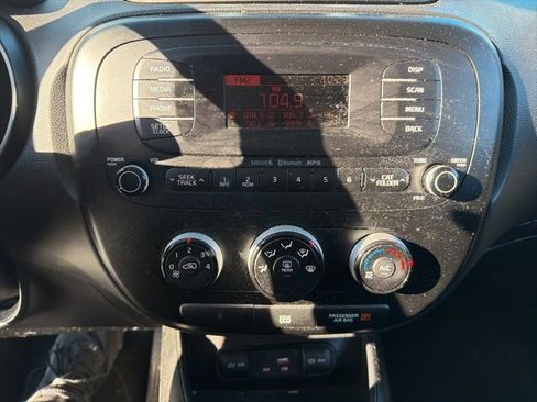 Used 2016 Kia Soul image 8