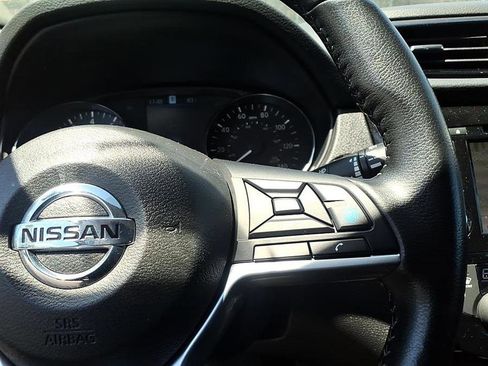 Used 2022 Nissan Rogue Sport SL AWD/4WD image 28