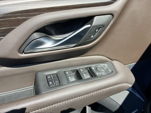 Used 2022 GMC Yukon XL Denali image 24