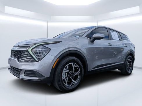 Used 2025 Kia Sportage LX image 5