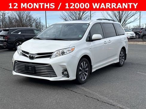 Used 2018 Toyota Sienna XLE w/ XLE Navigation Package image 5