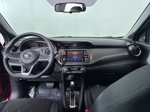 Used 2019 Nissan Kicks SV FWD image 4