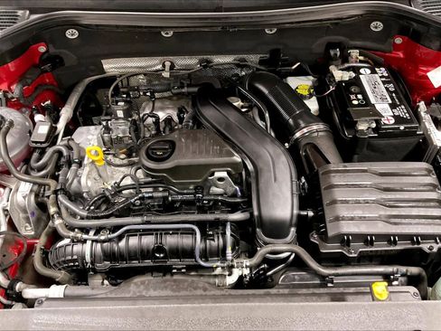 Certified 2022 Volkswagen Taos SE image 34