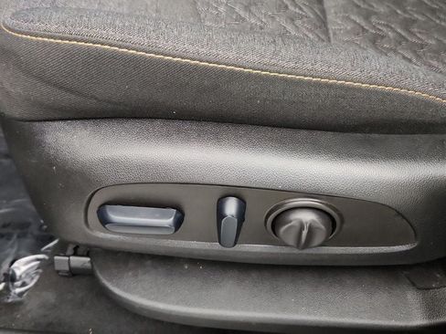 Used 2023 Chevrolet Equinox LT AWD/4WD image 11