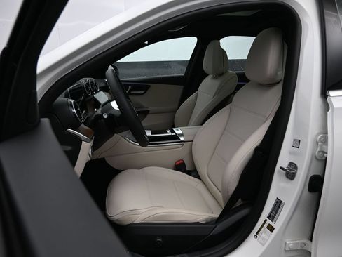 New 2025 Mercedes-Benz C 300 4MATIC Sedan image 19