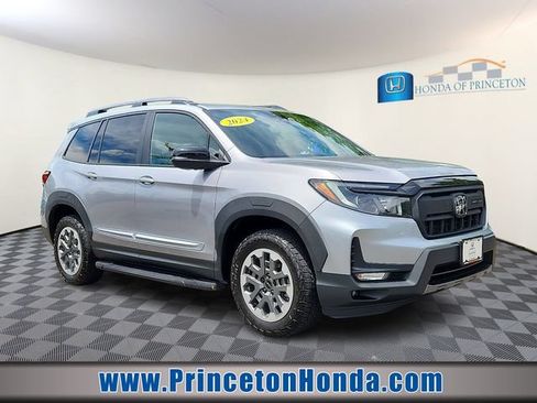 Certified 2024 Honda Passport TrailSport image 1
