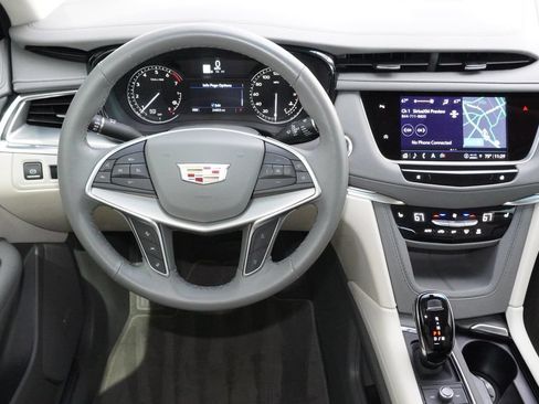 Used 2025 Cadillac XT5 Premium Luxury FWD image 23