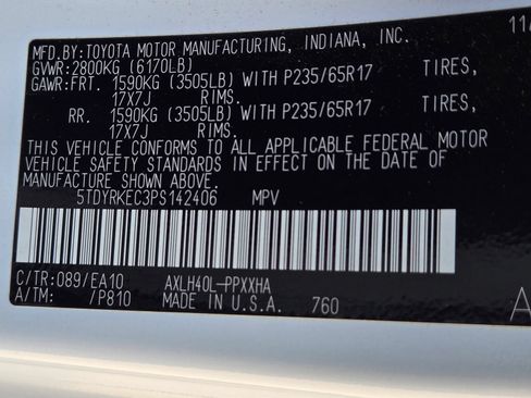 Used 2023 Toyota Sienna XLE FWD image 12