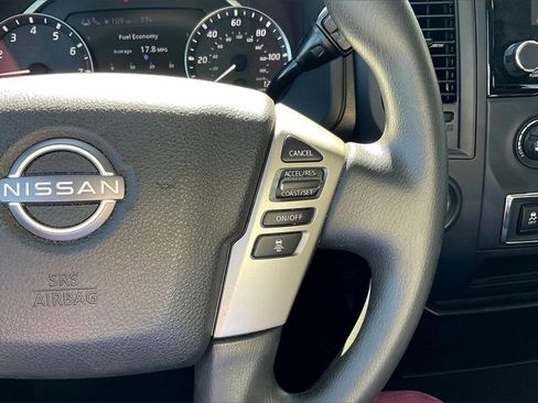 Used 2023 Nissan Titan SV image 17