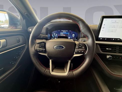 Used 2025 Ford Explorer ST-Line image 13
