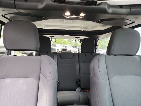 Used 2023 Jeep Wrangler Sport S image 20