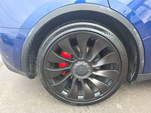 Used 2022 Tesla Model Y Performance image 11